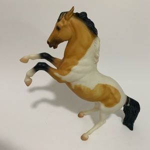 Vintage 1992 BREYER #855 Chaparral Buckskin Pinto Fighting Stallion Horse